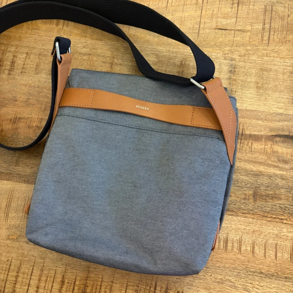 Skagen Gade Messenger Bag Crossbody Twill Leather Grey Travel Commute Office